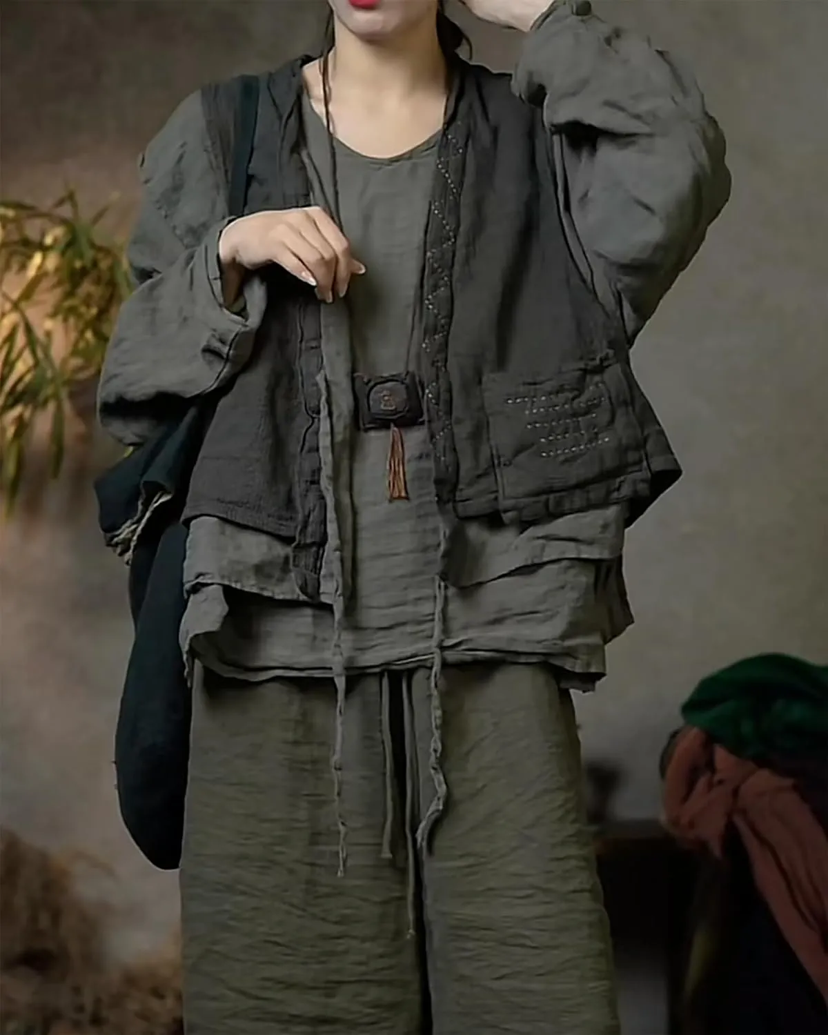 Women's Linen Vest Sleeveless Cardigan Open Front Kimono Boho Vintage Waistcoat with Pockets Handwoven