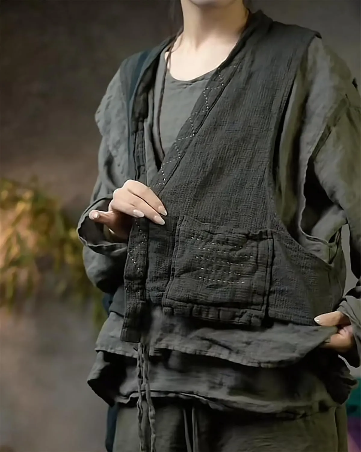 Women's Linen Vest Sleeveless Cardigan Open Front Kimono Boho Vintage Waistcoat with Pockets Handwoven